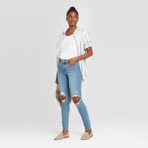 Universal Thread High-Rise Skinny Destressed Jeans Size 8/29R